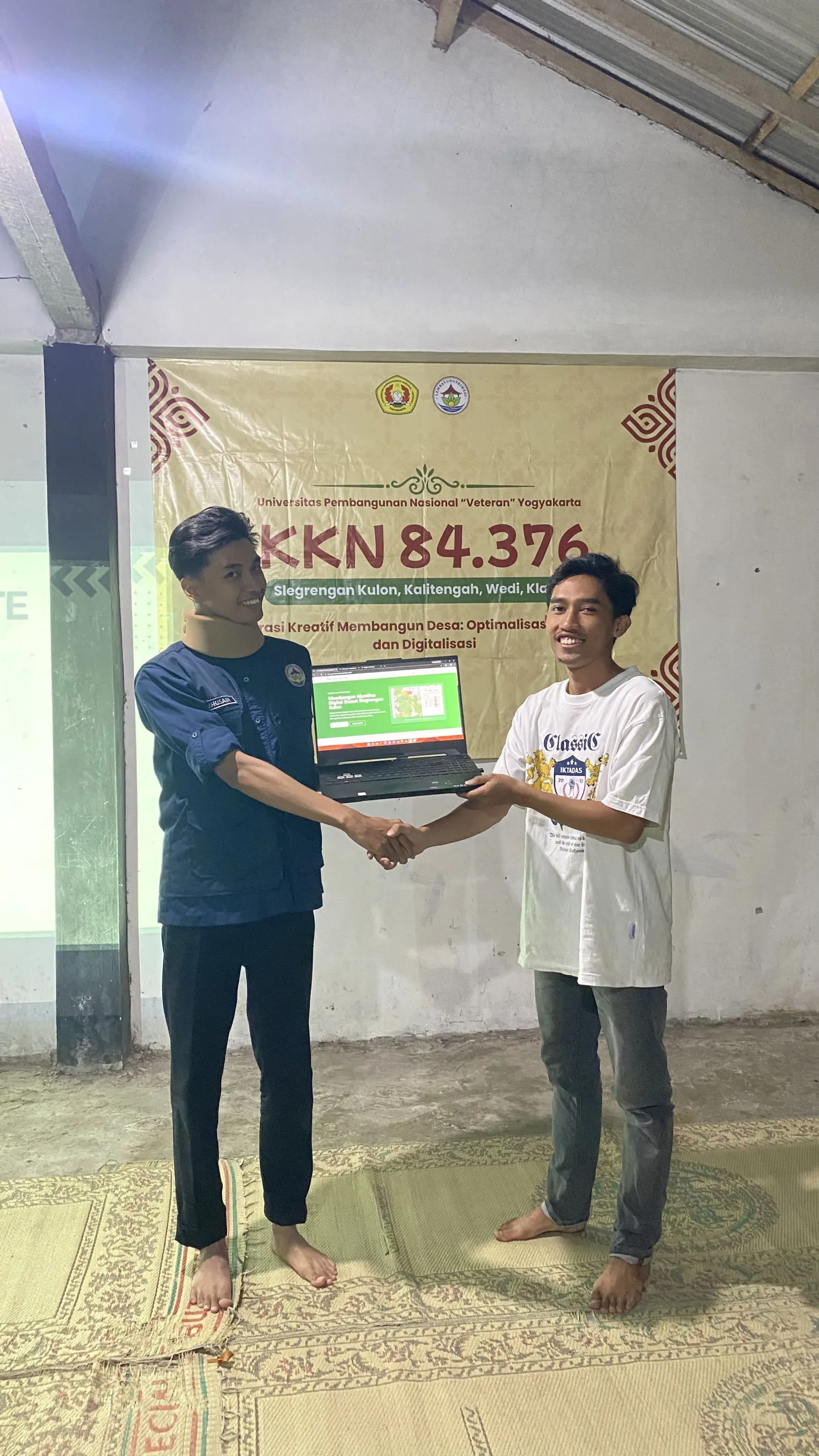 Penyerahan Website Dusun SlegrenganKulon